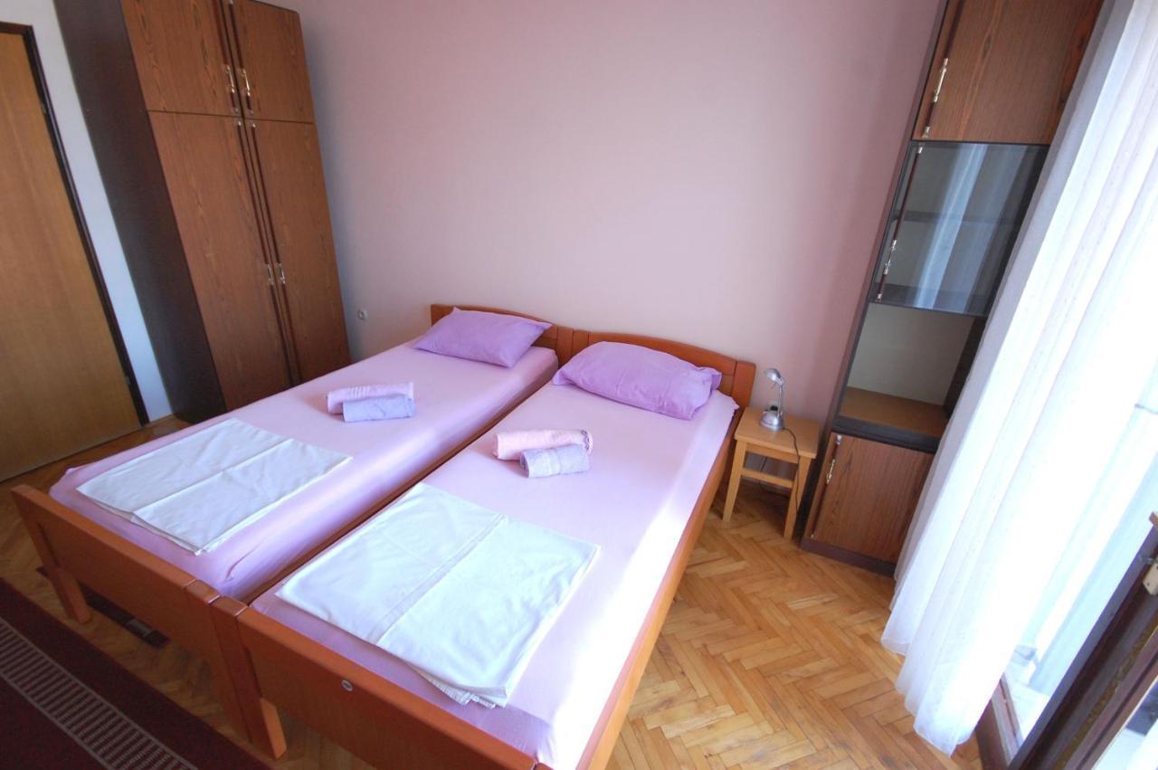Apartments Dida By El-Pi Tours Njivice Exterior foto