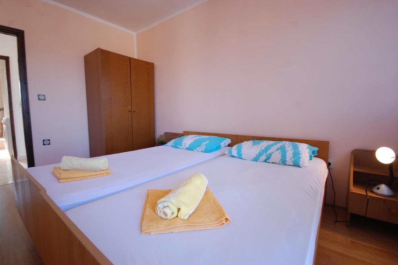Apartments Dida By El-Pi Tours Njivice Exterior foto